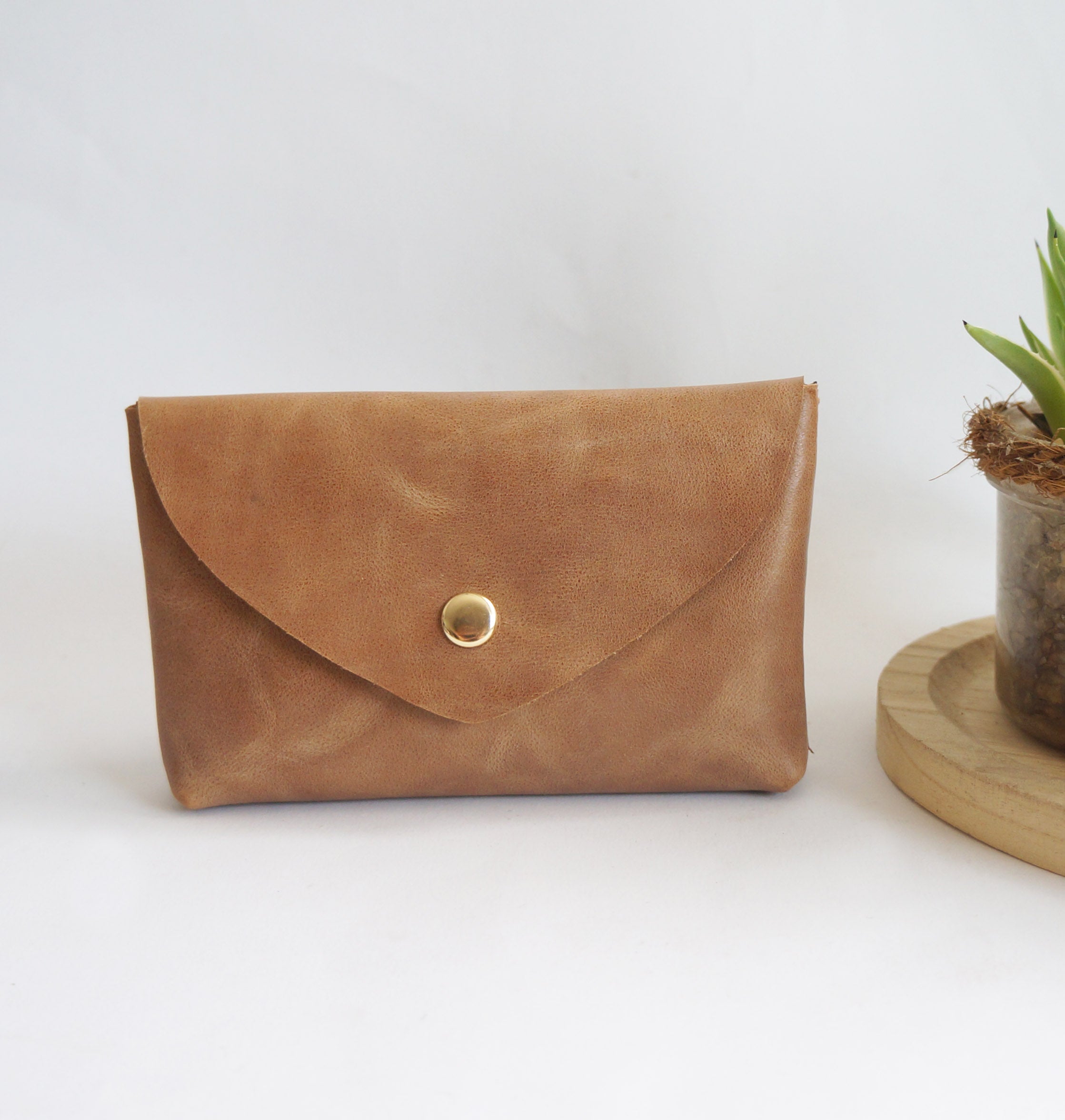 Medium Pouch - Chai leather