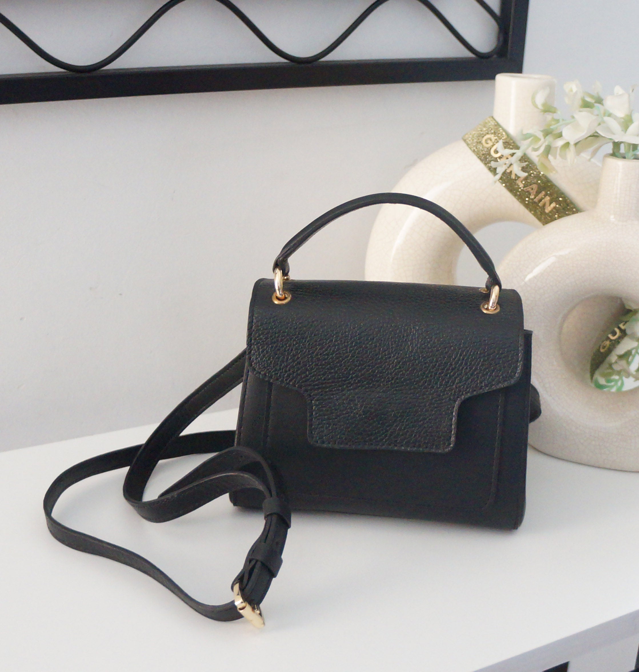 Lola Cross-body bag