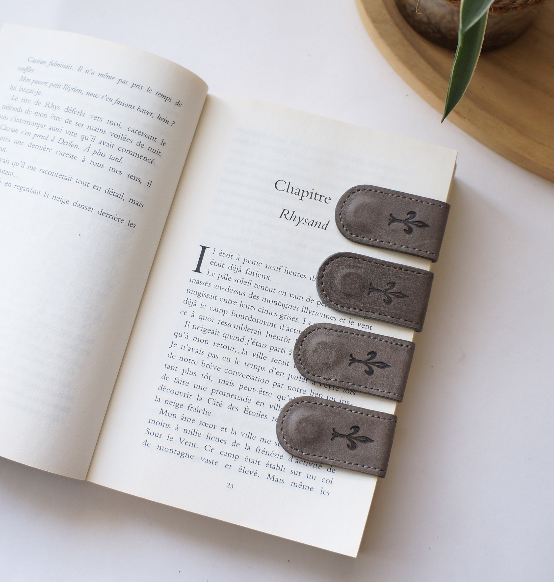 Magnetic Bookmarks - Smoke