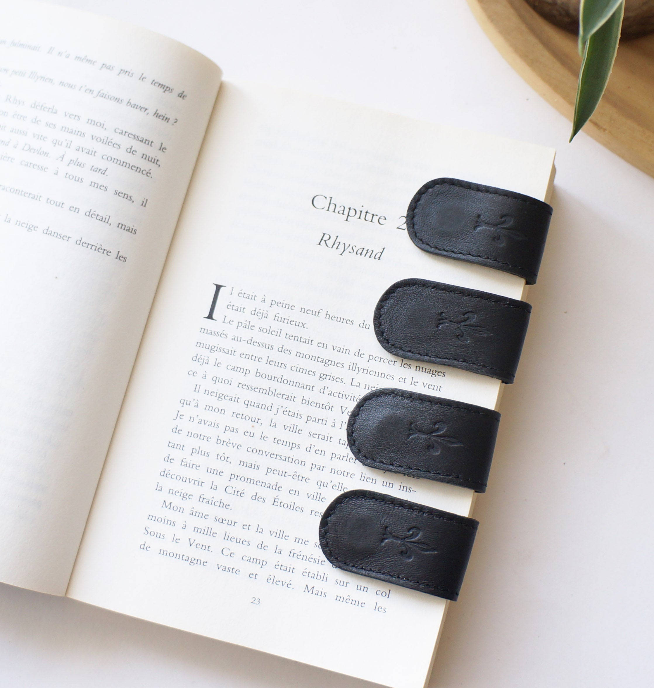 Magnetic Bookmarks - Smooth Black