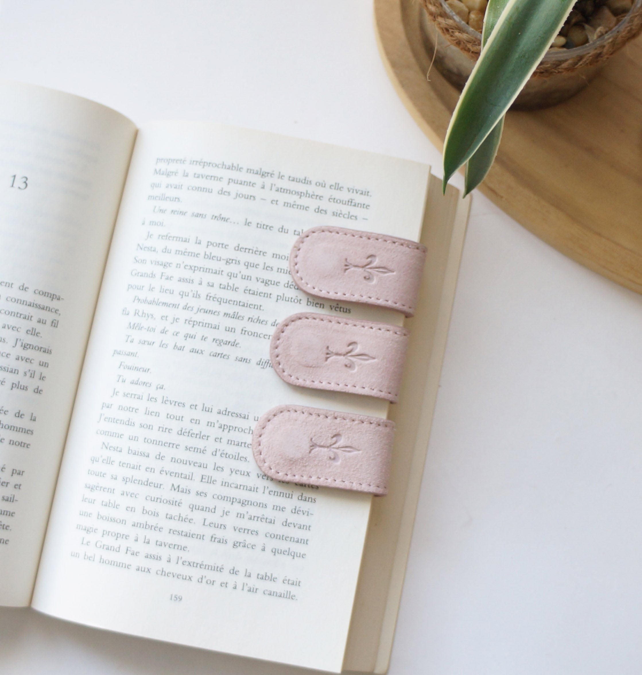 Magnetic Bookmarks - Suede Light Pink