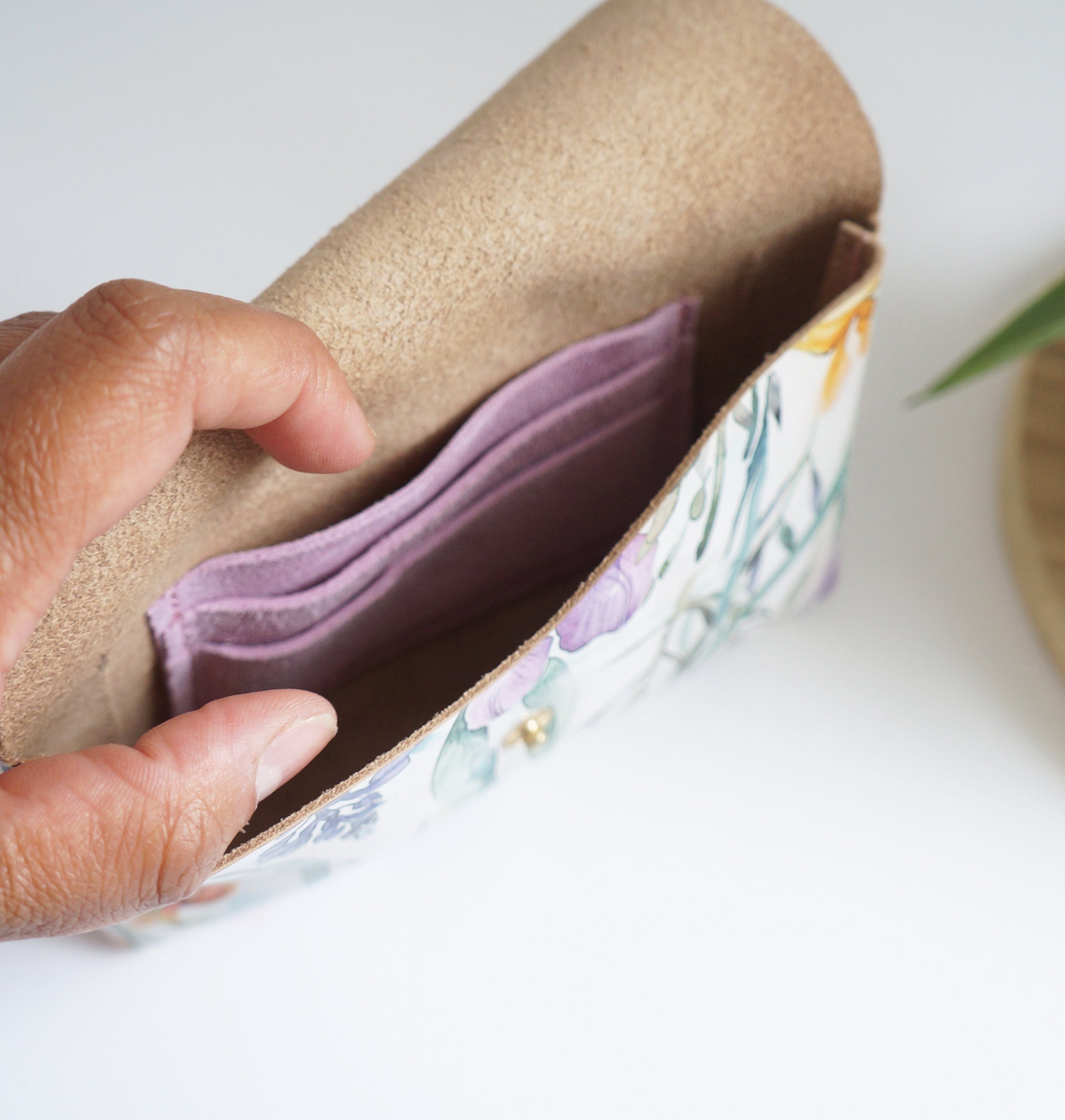 Medium Pouch - Wilf Flower/Suede Candy