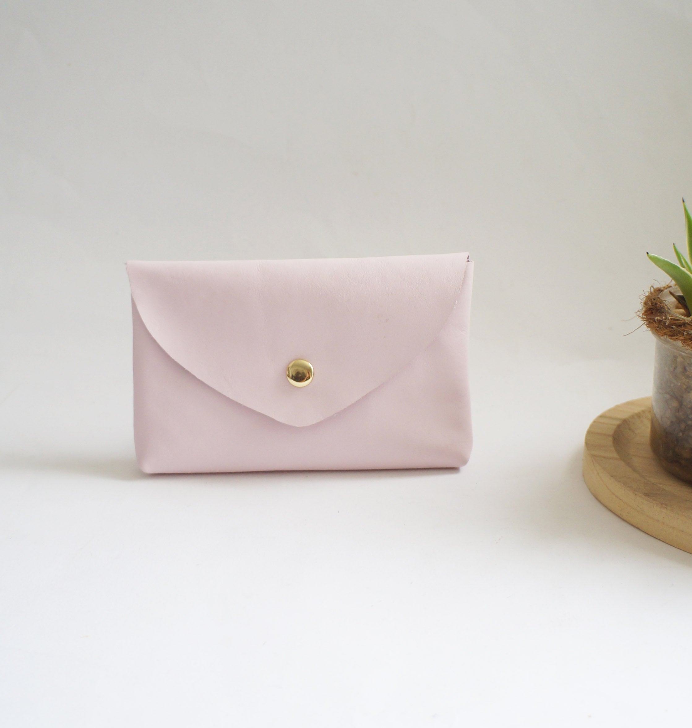 Medium Pouch - Milkshake Goat leather