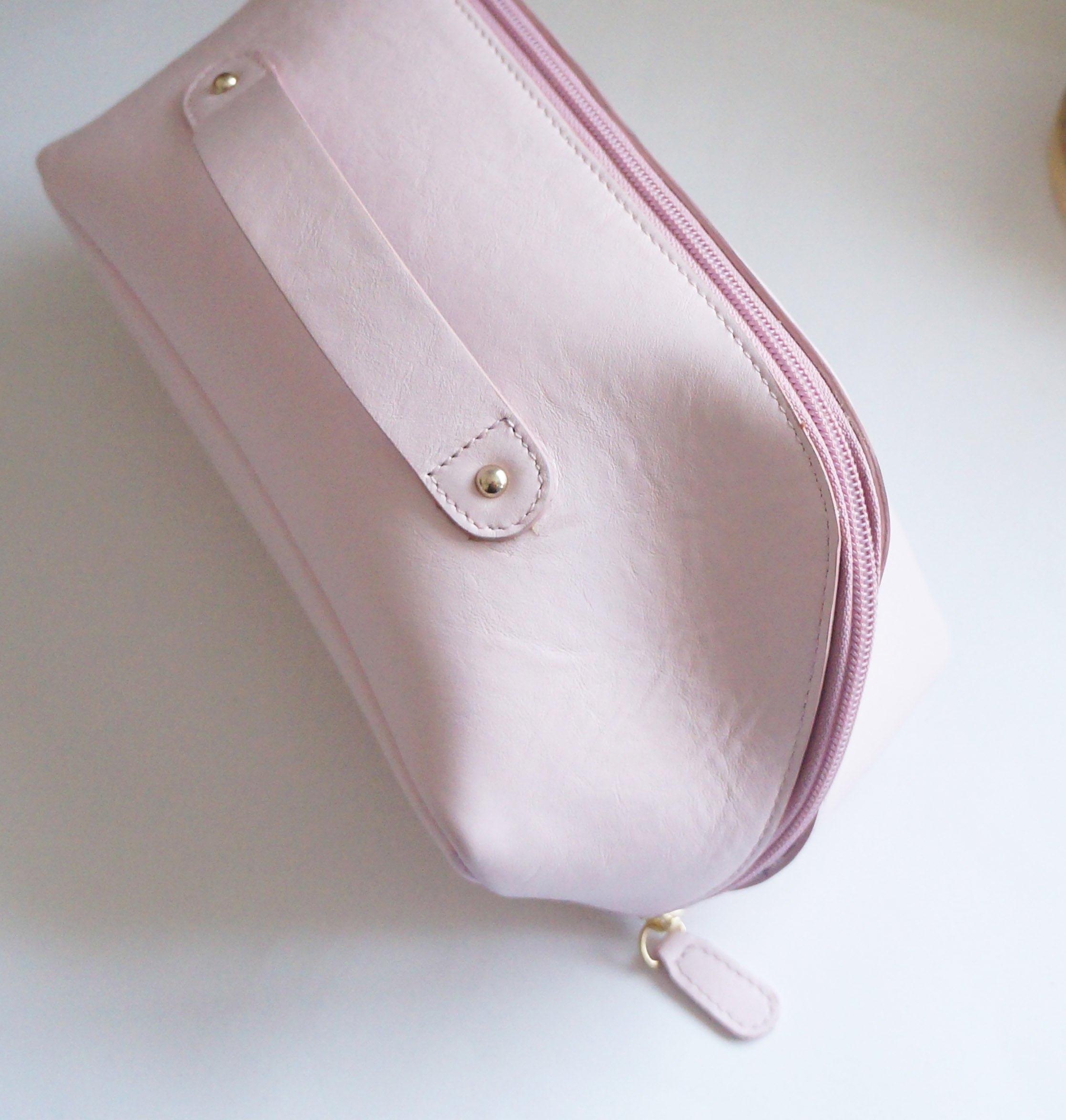 Make up Bag - Milkshake Goat leather