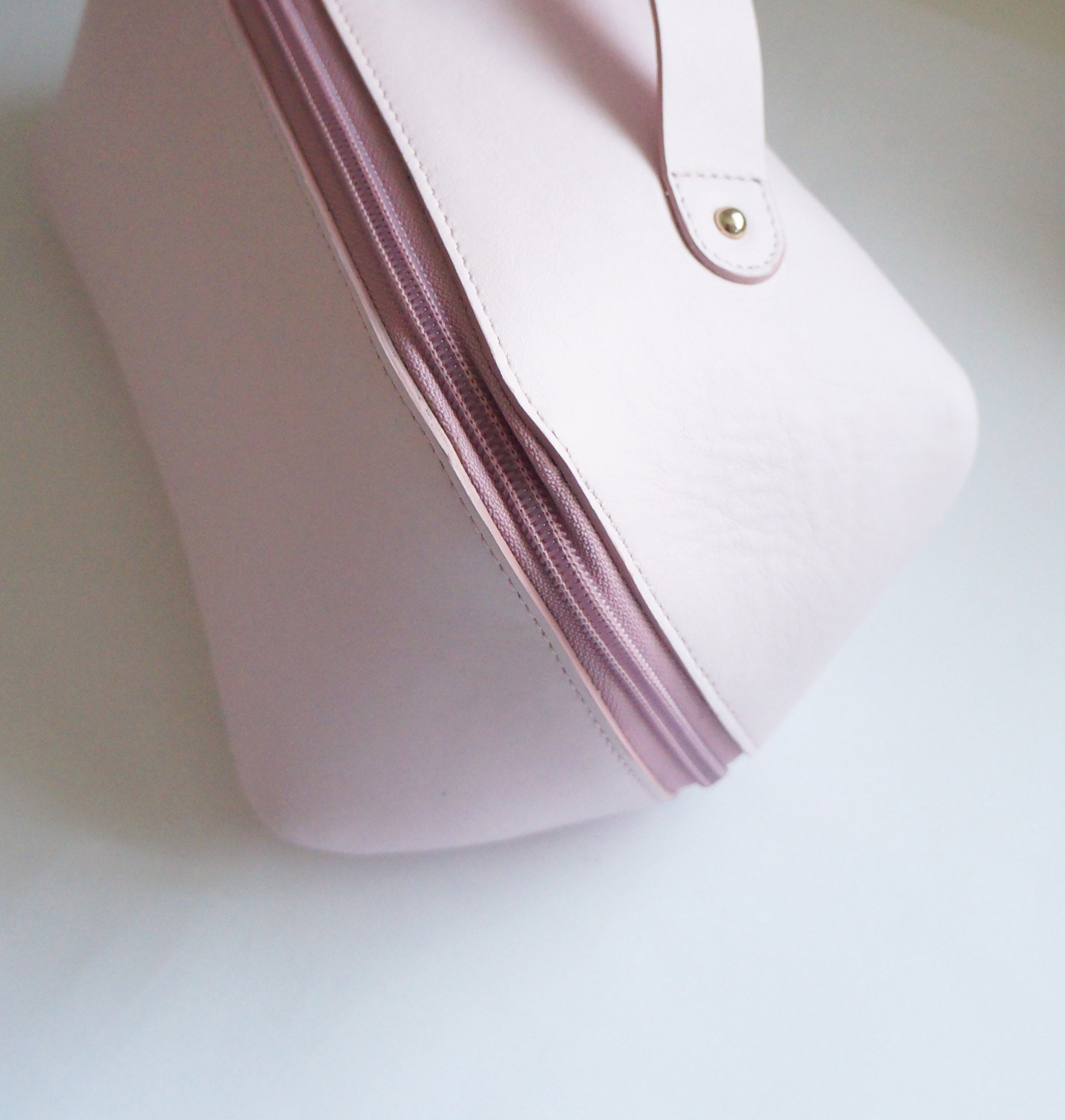 Make up Bag - Milkshake Goat leather