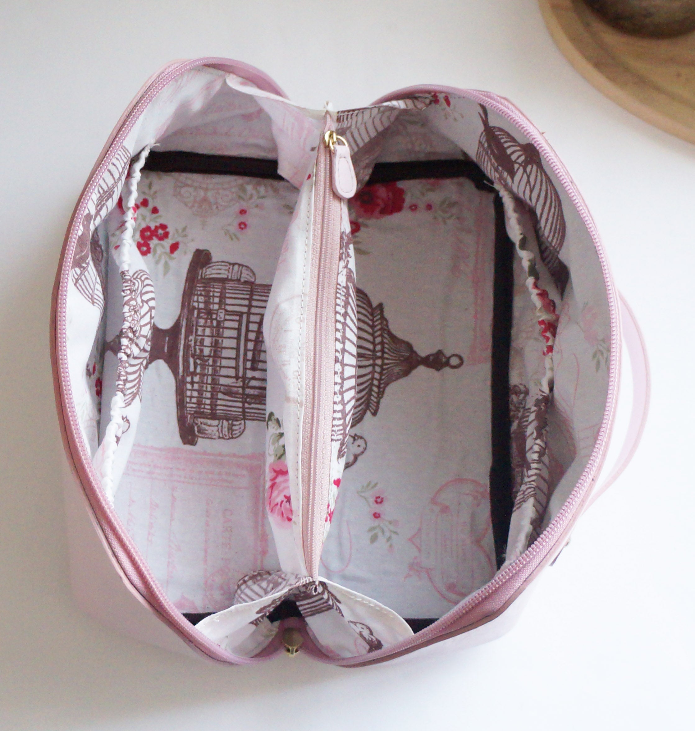 Make up Bag - Milkshake Goat leather