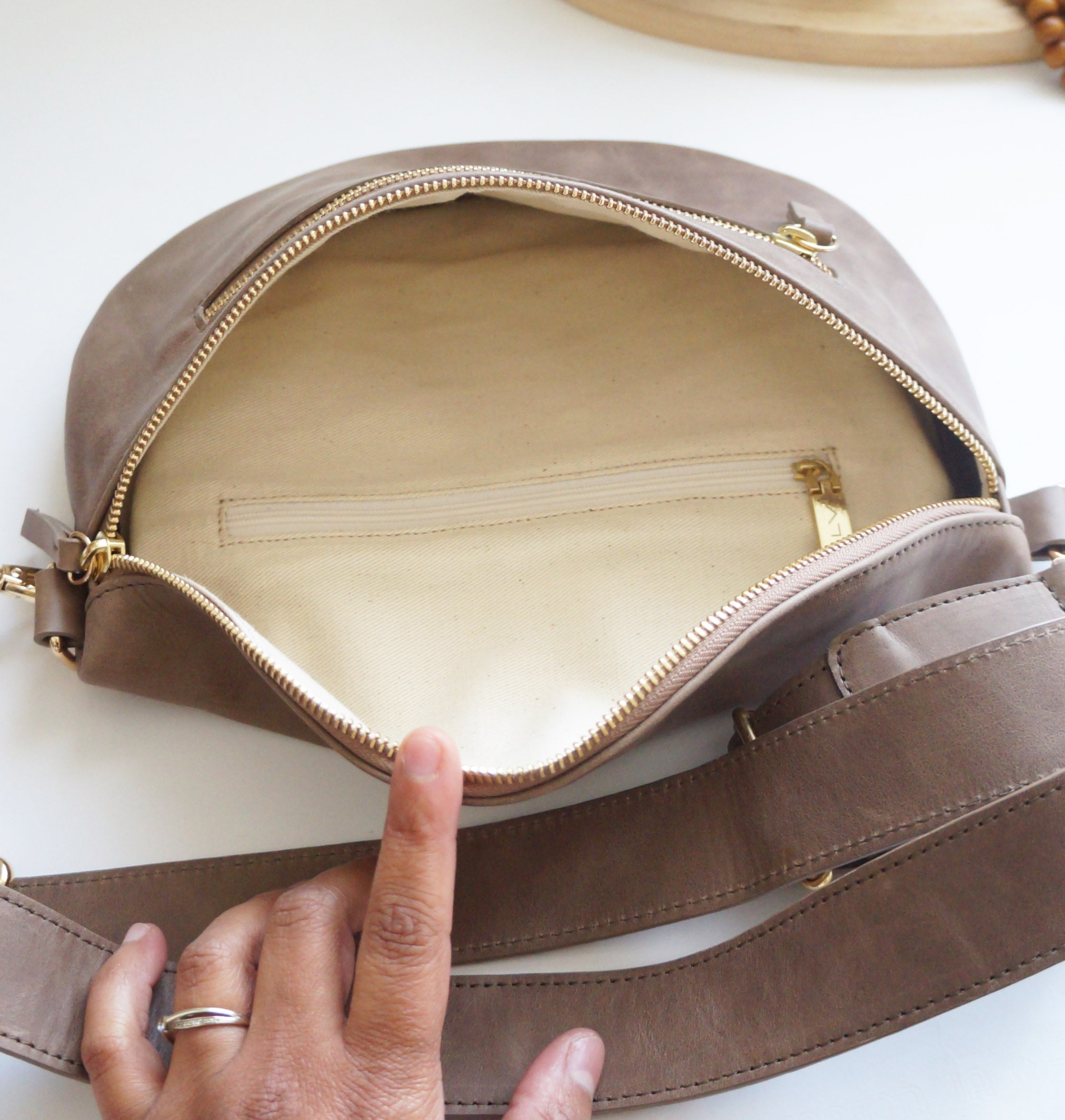 Banana Bag - Choose your leather