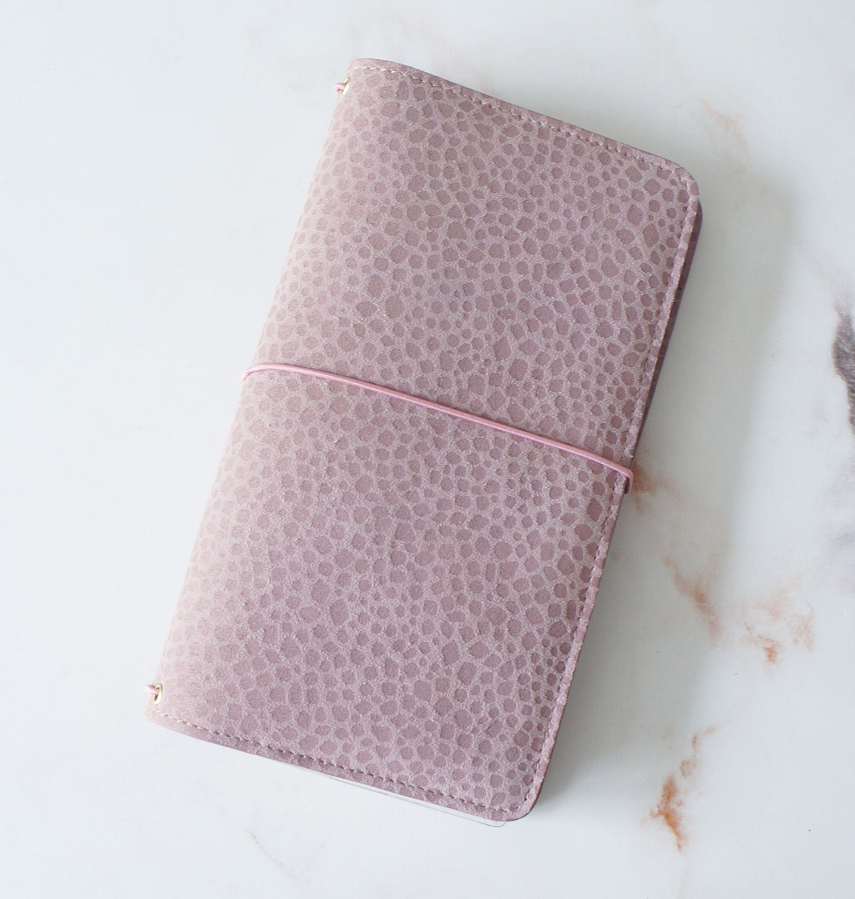 Standard TN Cover – Dusty Pink Bubbles