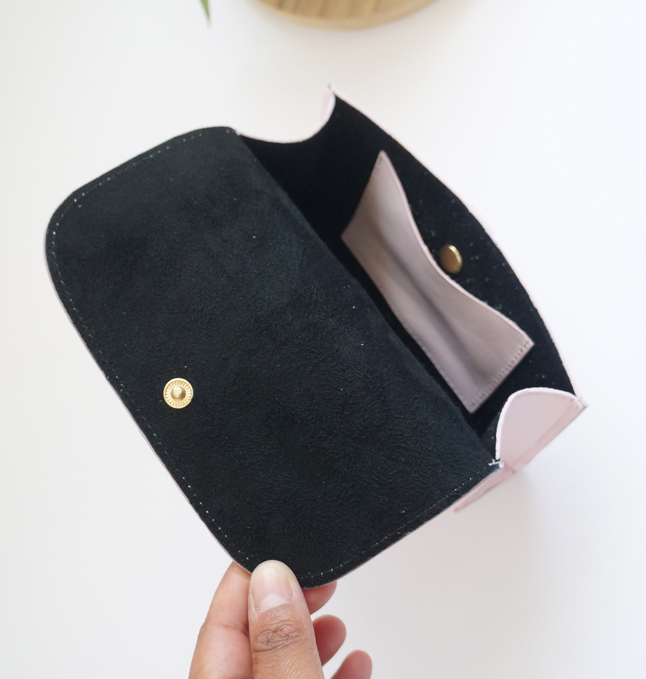Sunglasses pouch/Micro bag - Milkshake leather