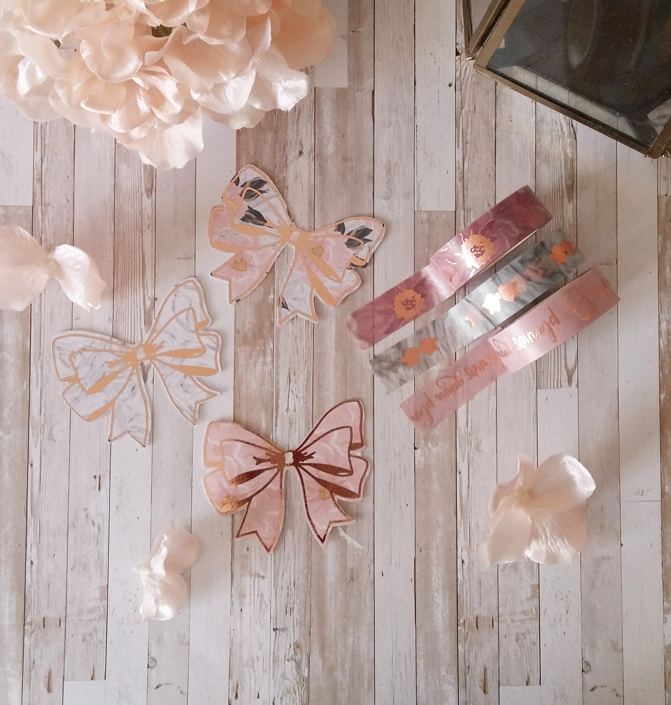 Foiled Bows Die Cuts - Naya Paperie