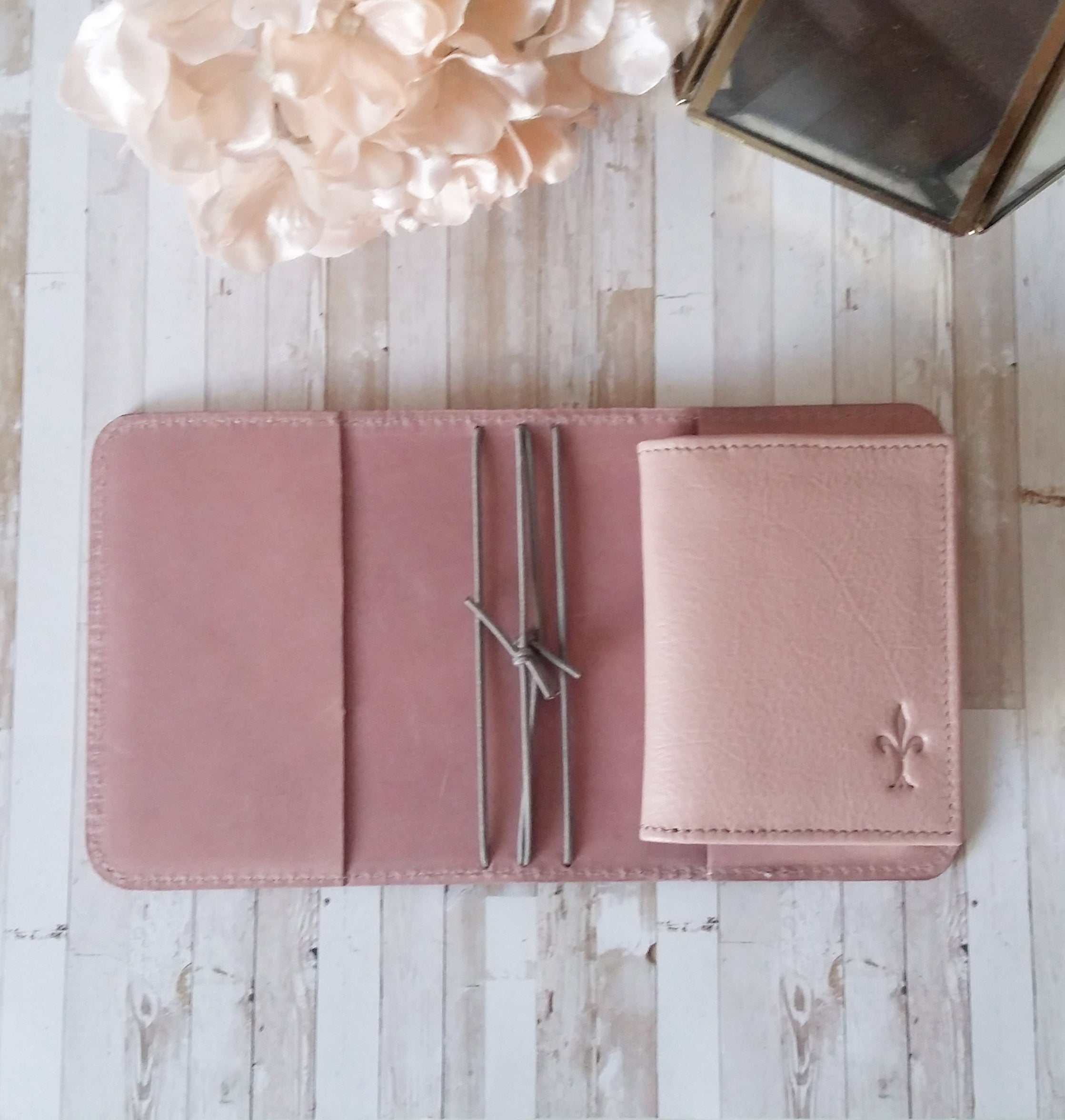 Leather card holder - Choose your leather - Naya Paperie