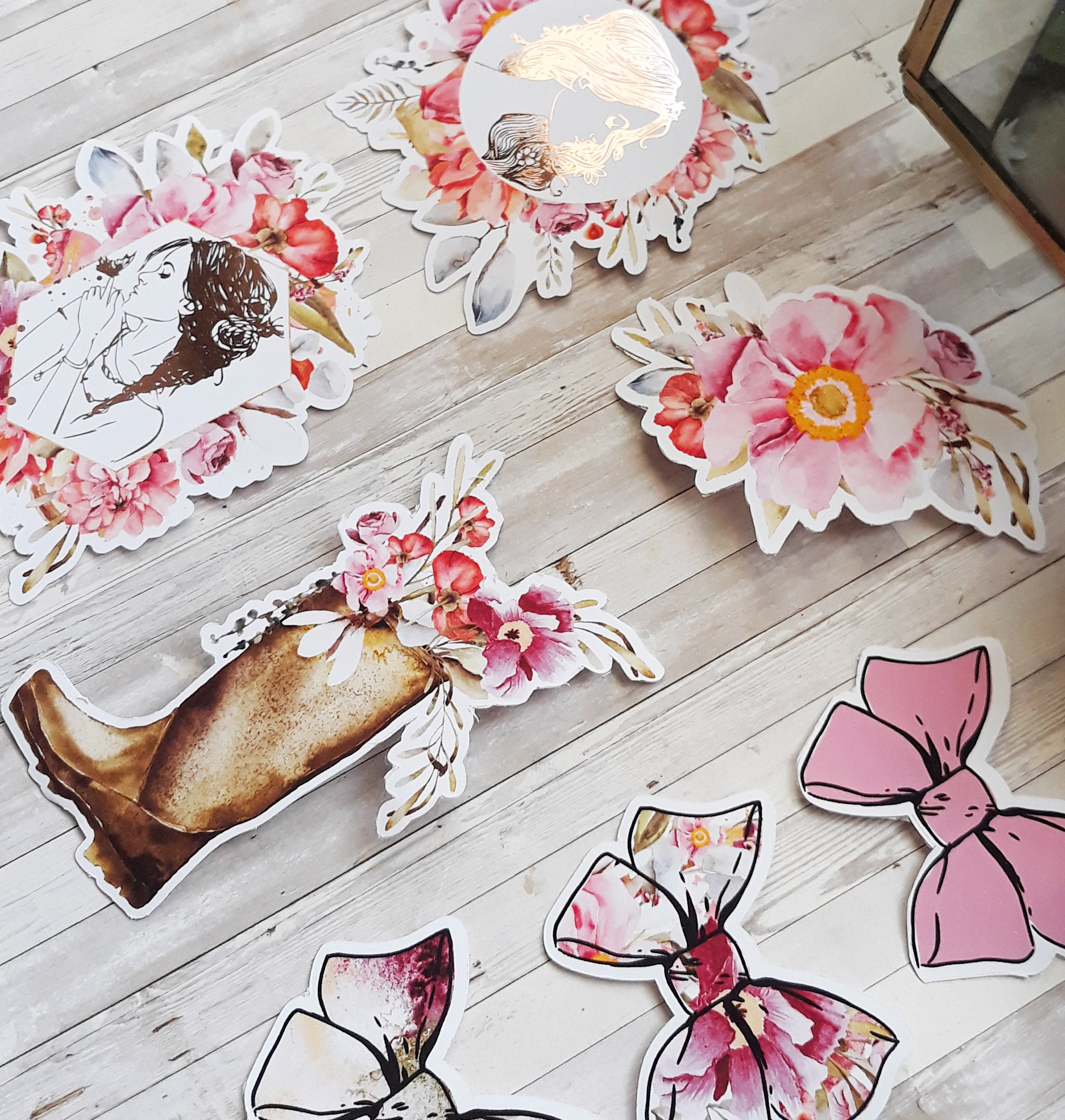 Rosey Collection Die Cuts Foiled - Naya Paperie