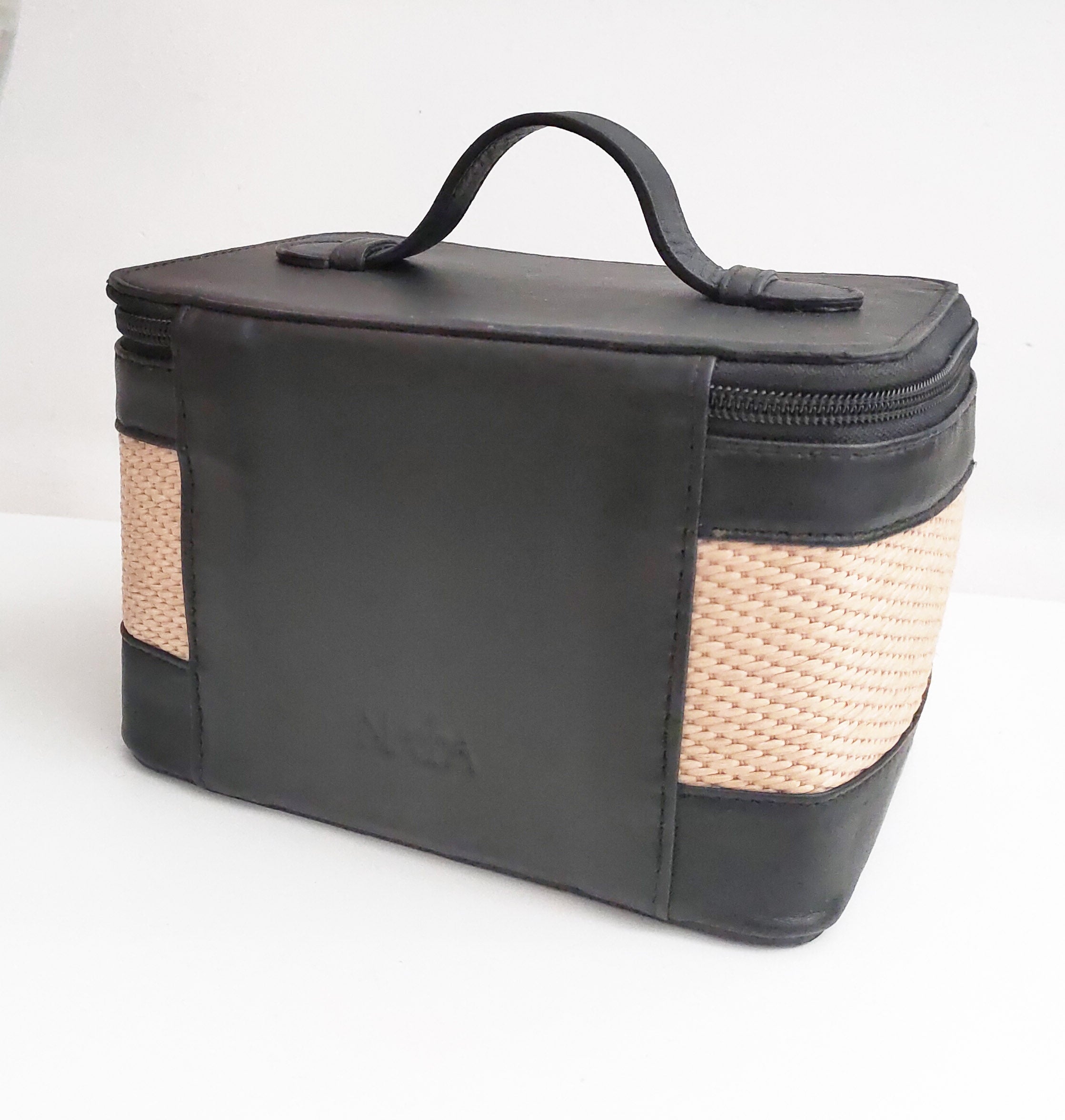 Vanity - Choose your leather - Naya Paperie