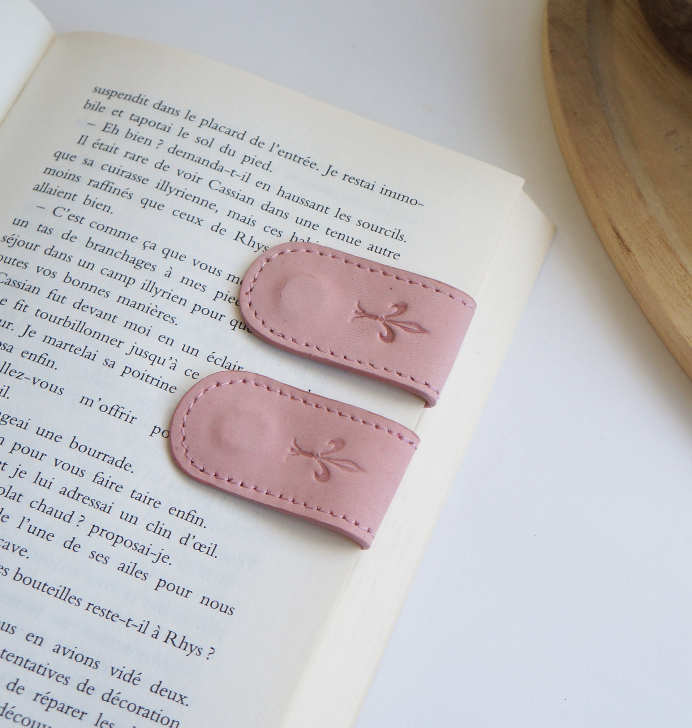 Magnetic Bookmarks - Blush Rose Nubuck