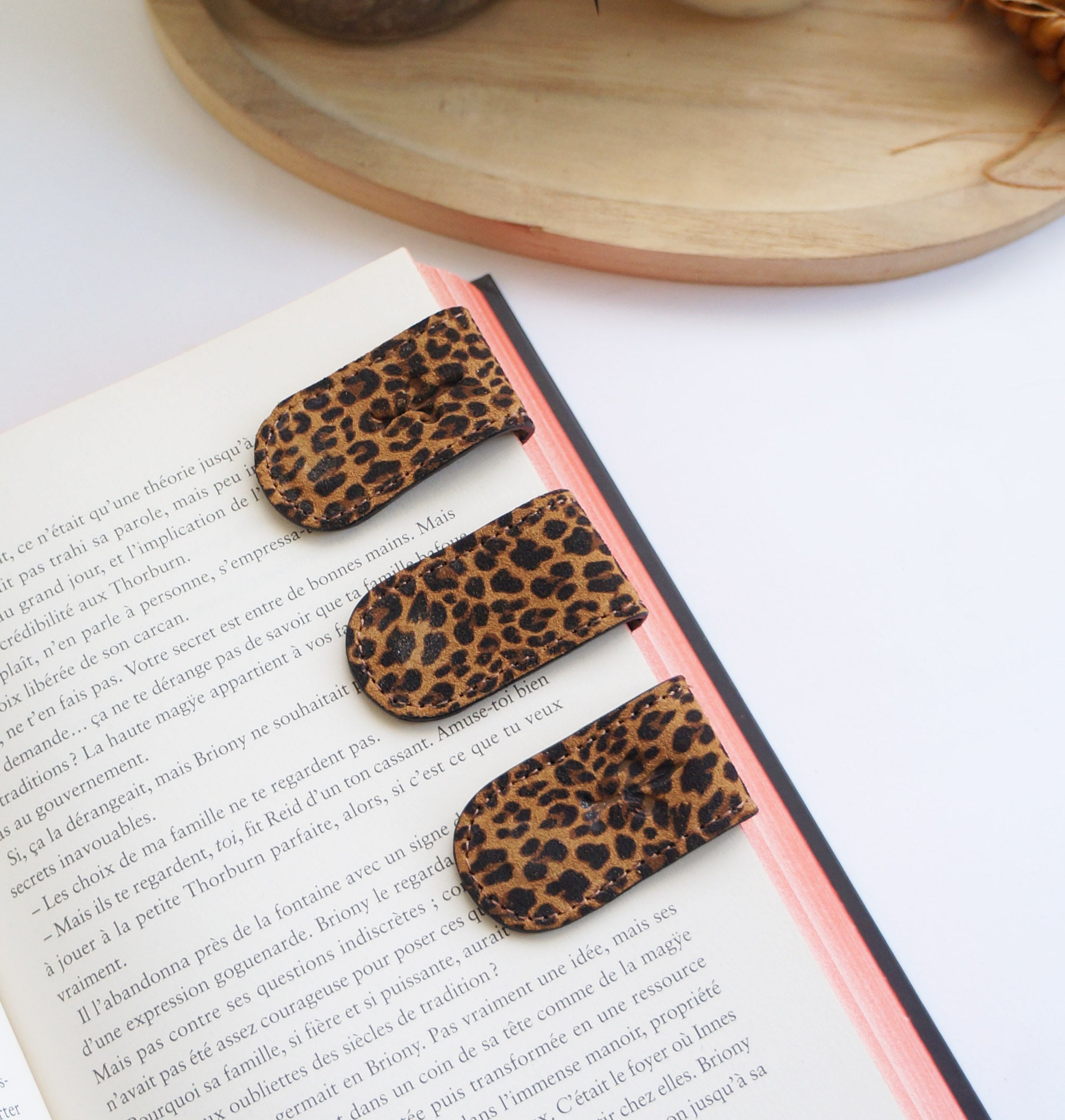 Magnetic Bookmarks - Leopard