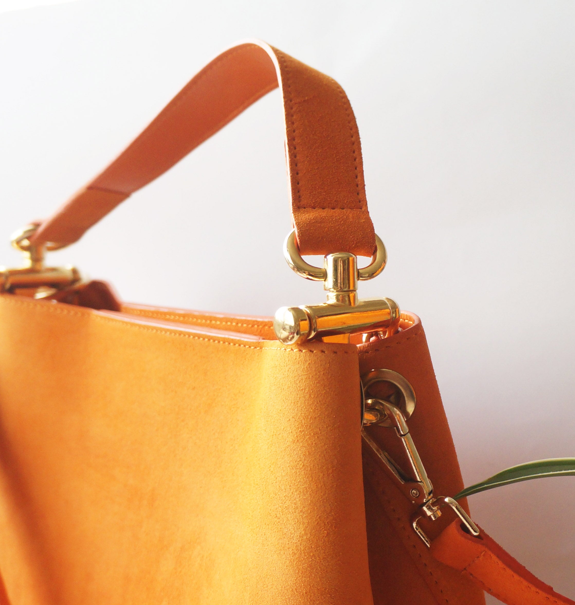 Camina bucket bag