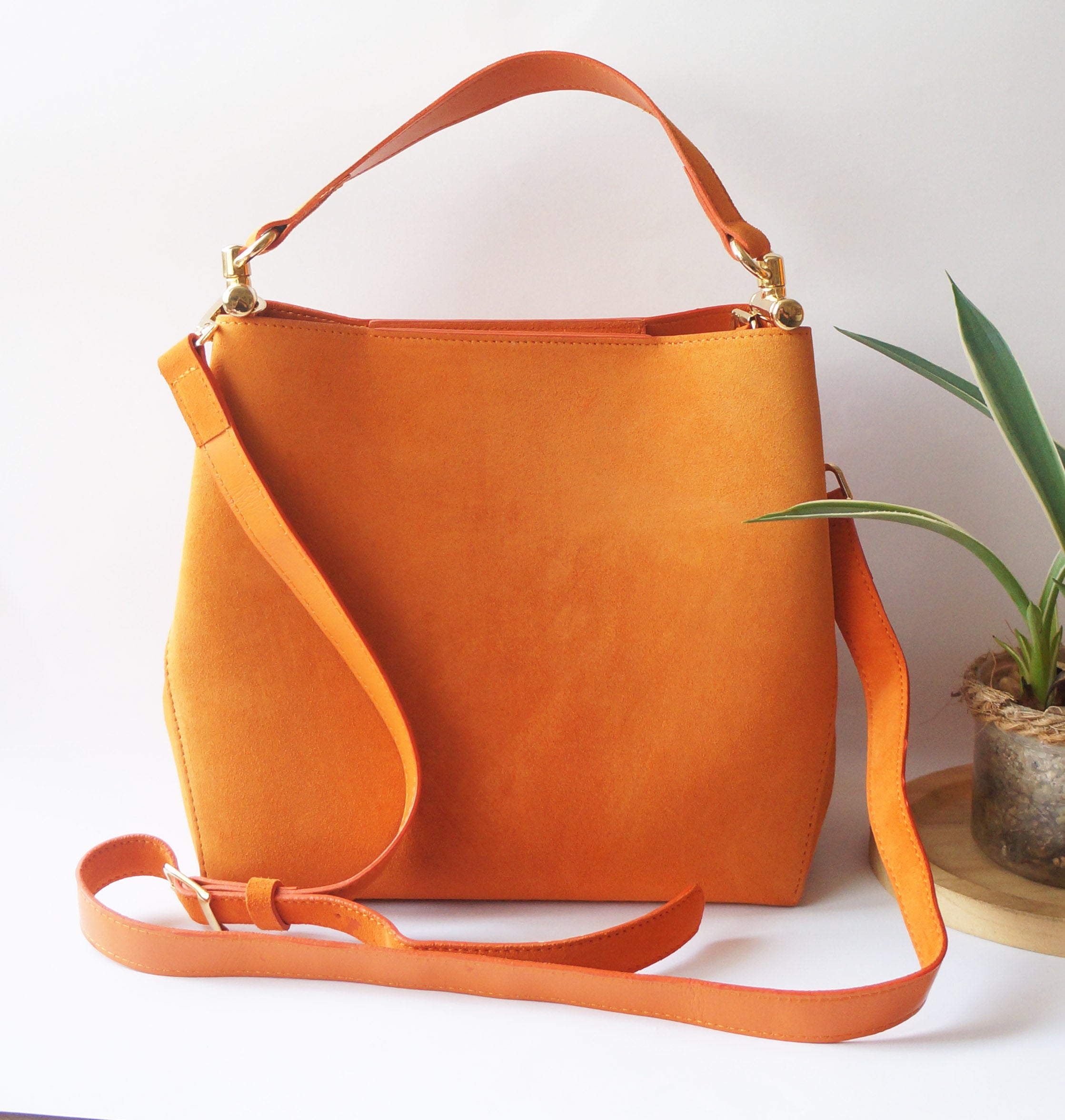 Camina bucket bag