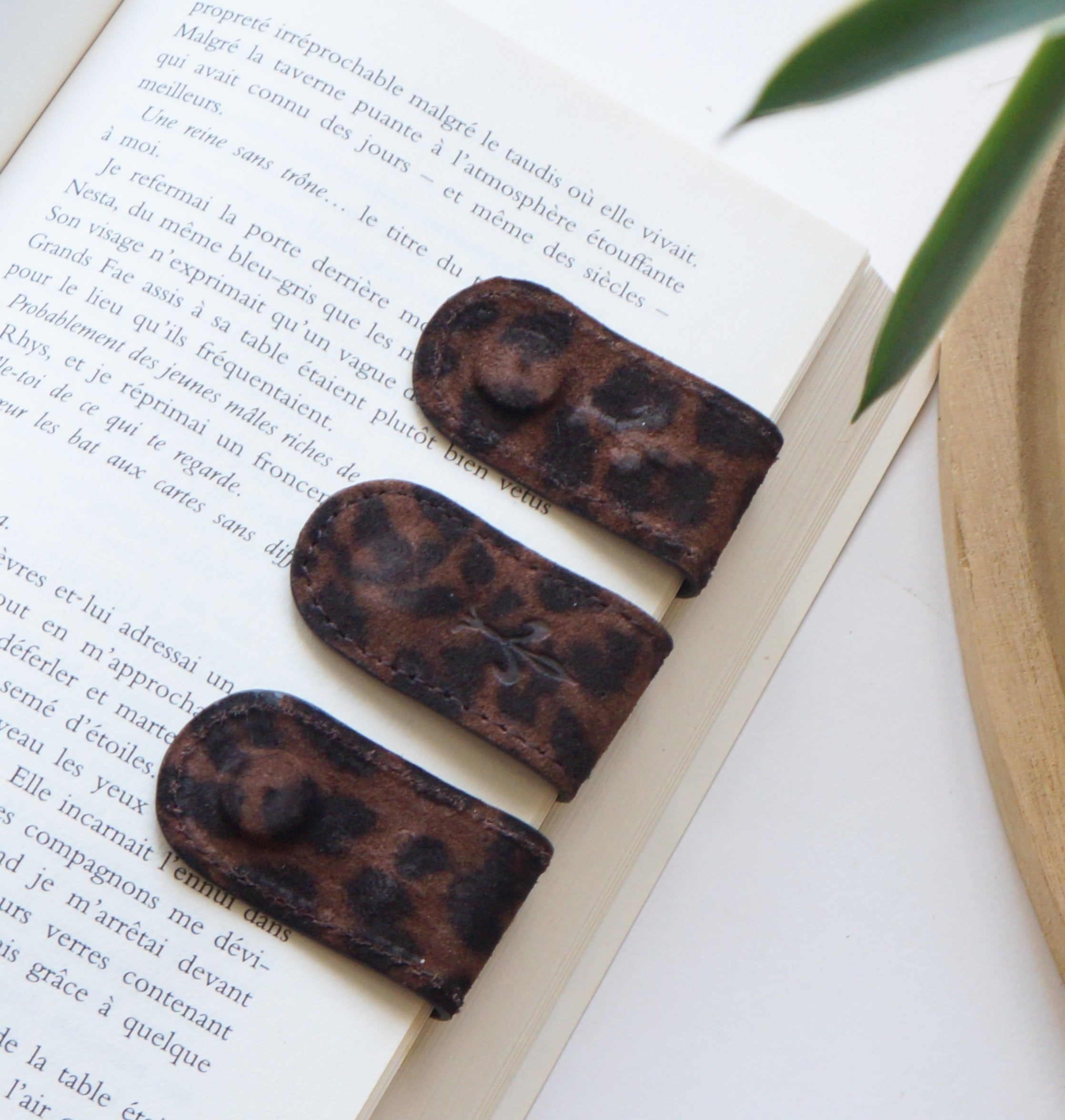 Magnetic Bookmarks - Dark Leopard