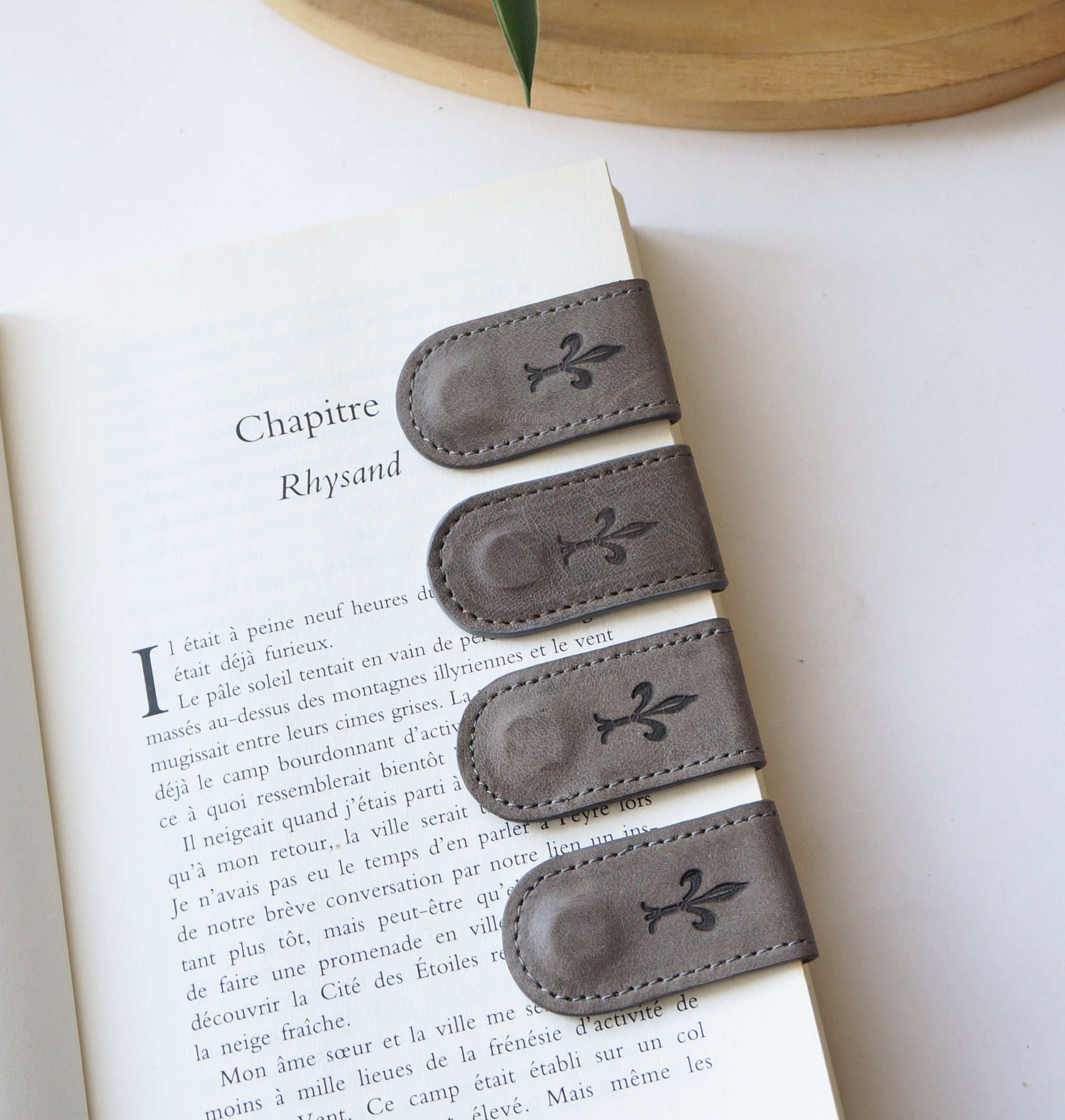 Magnetic Bookmarks - Smoke