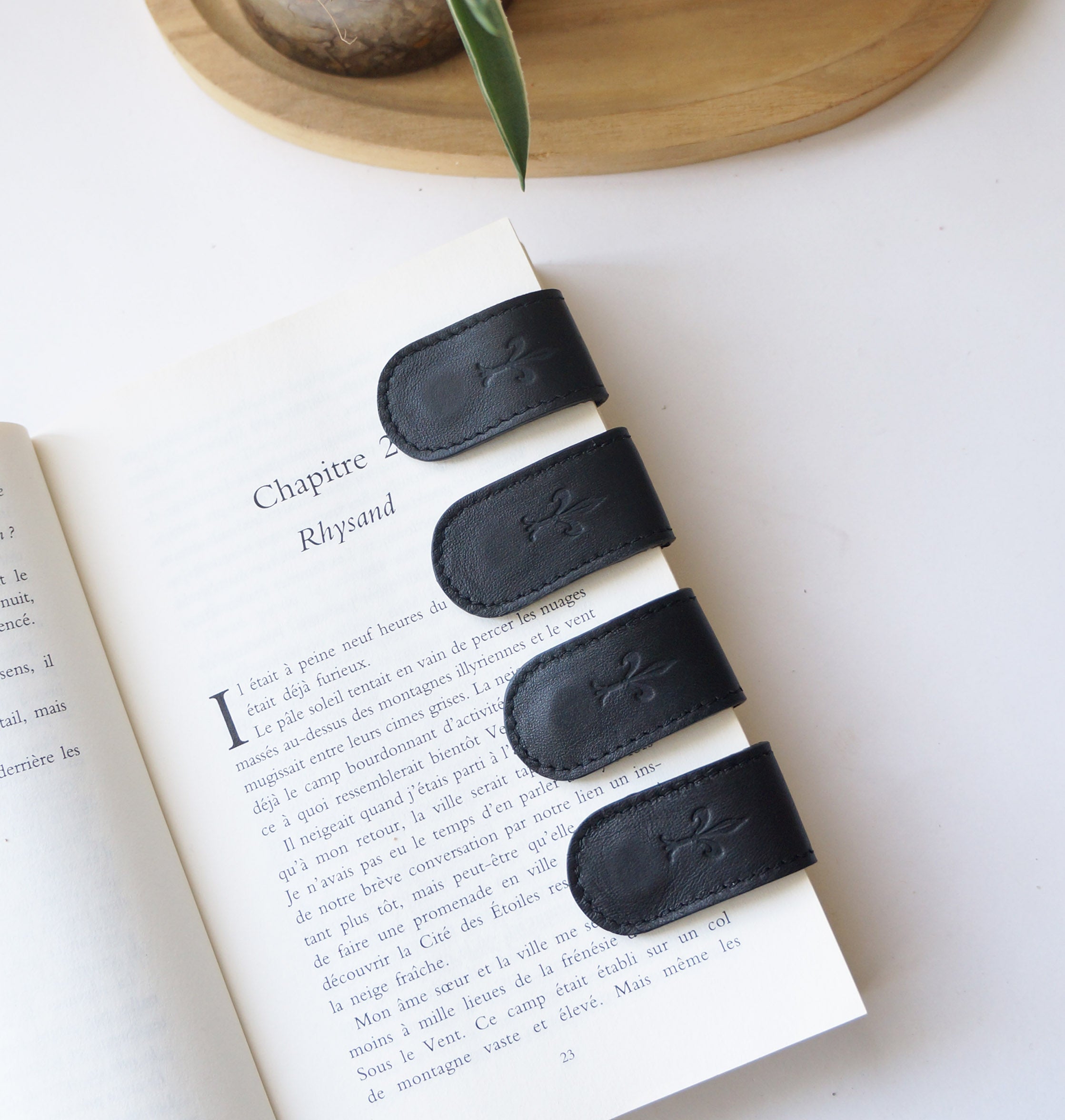 Magnetic Bookmarks - Smooth Black