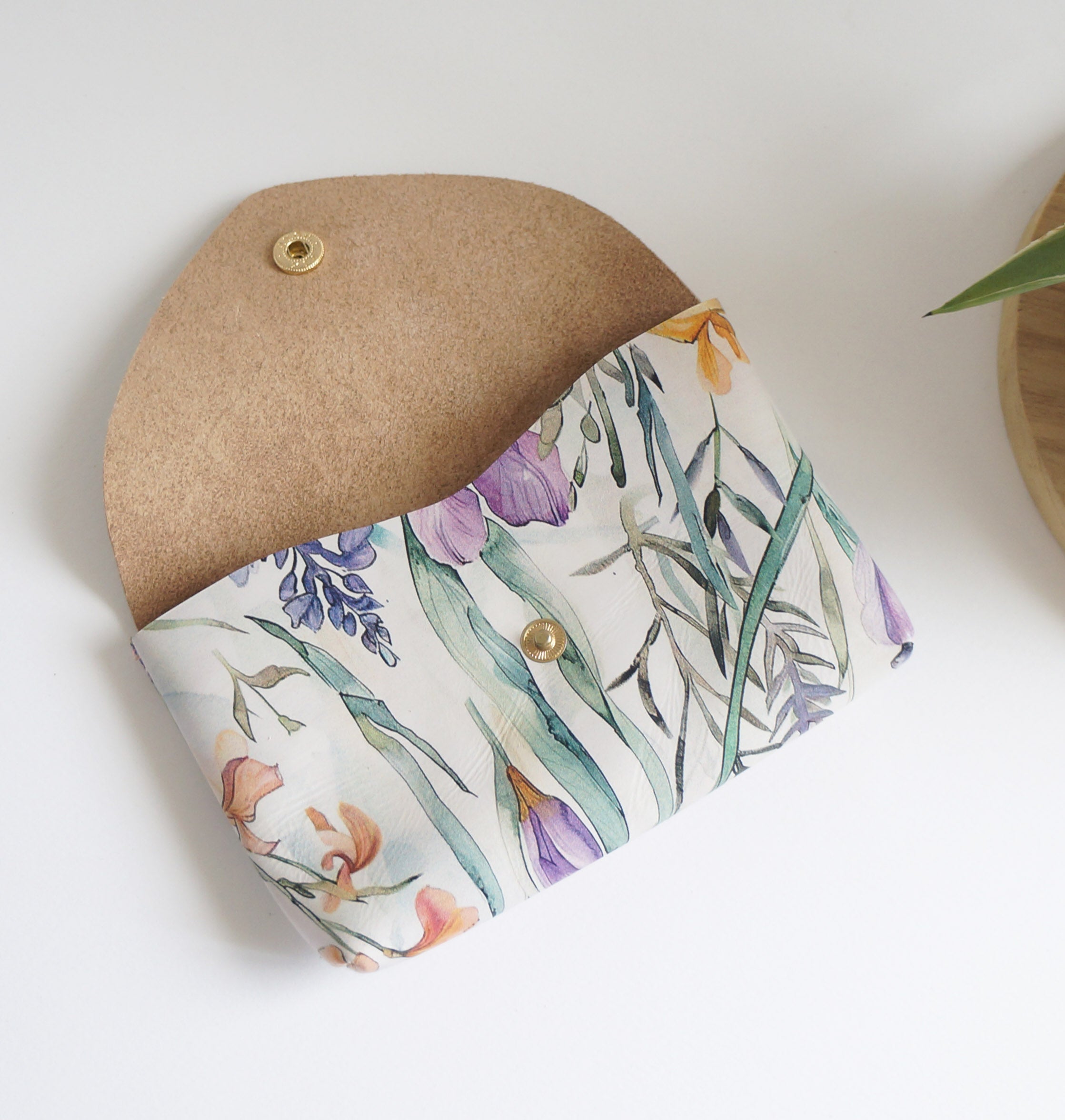 Medium Pouch - Wilf Flower/Suede Candy