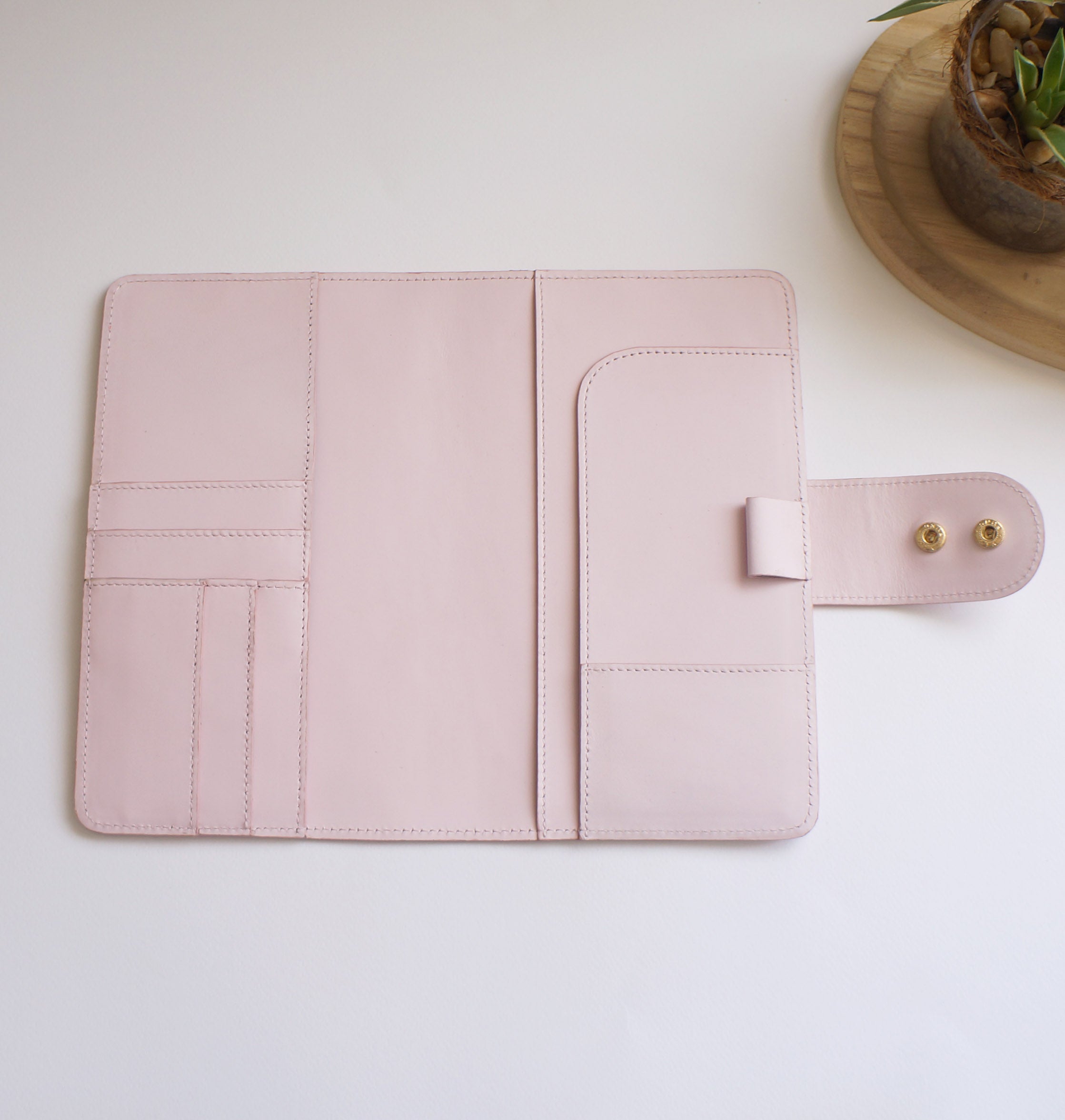 Standard TN Folio Cover – Milkshake Leather