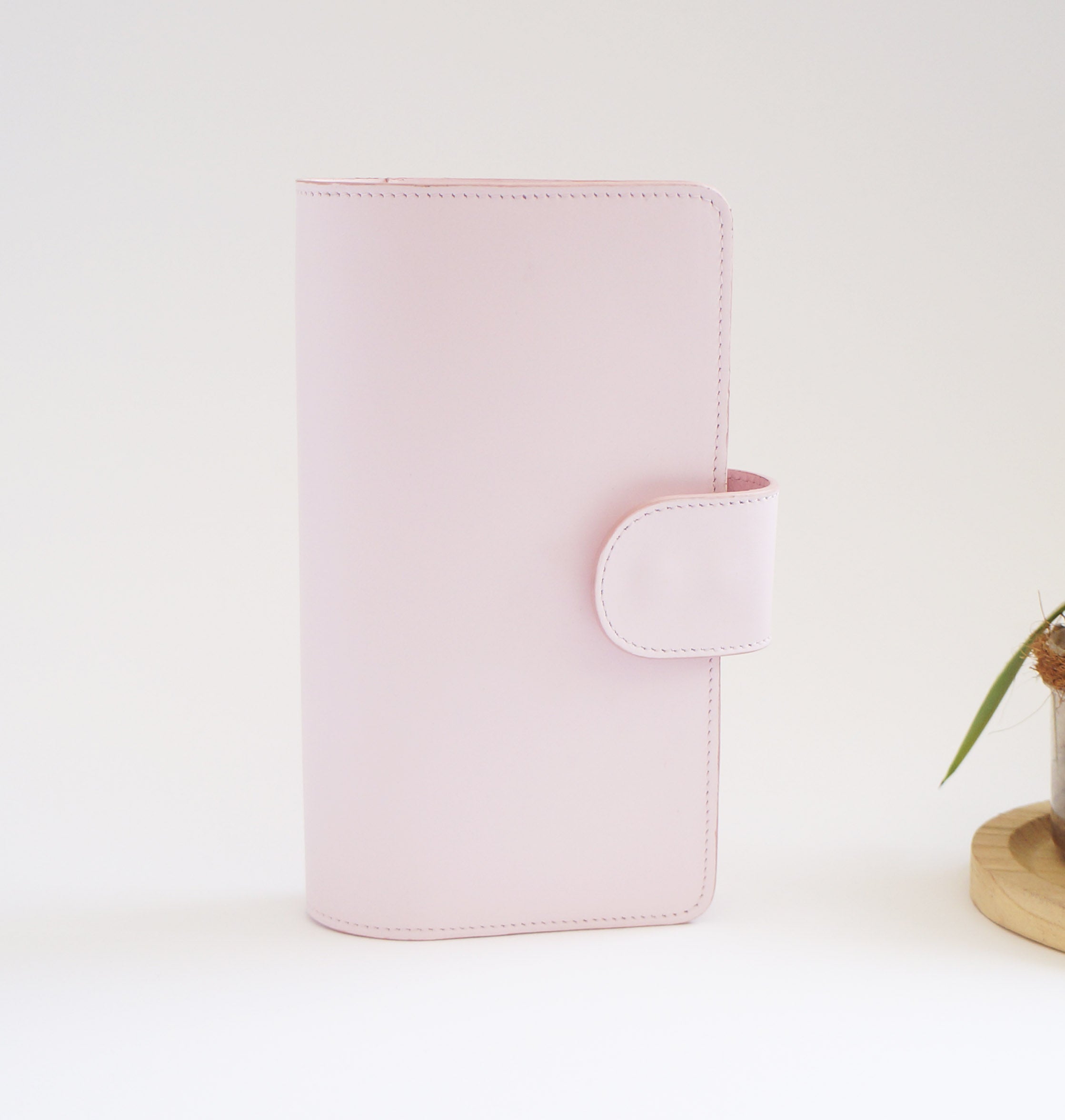 Standard TN Folio Cover – Milkshake Leather