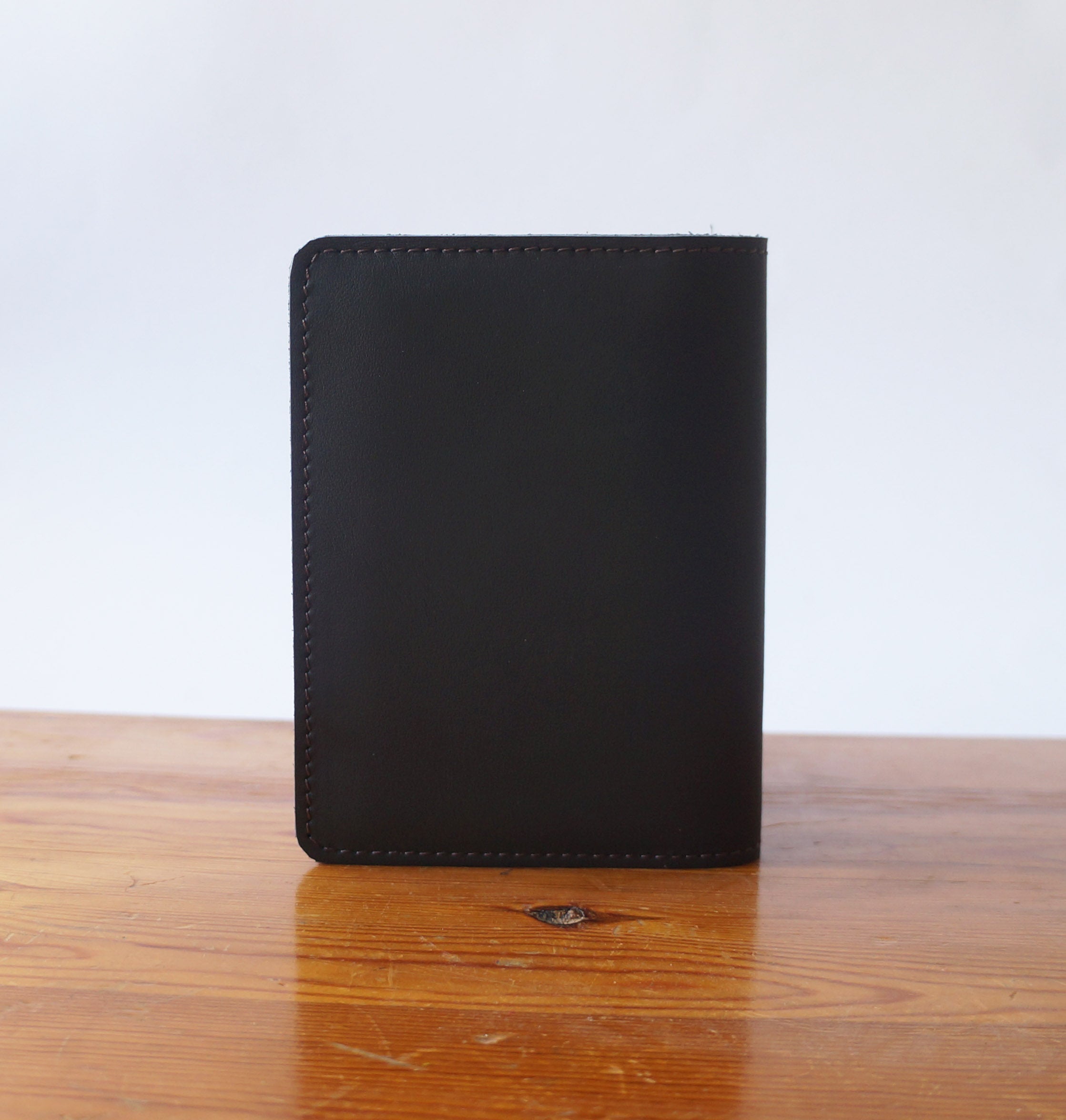 Passport Rustic - Black Mat & Croc