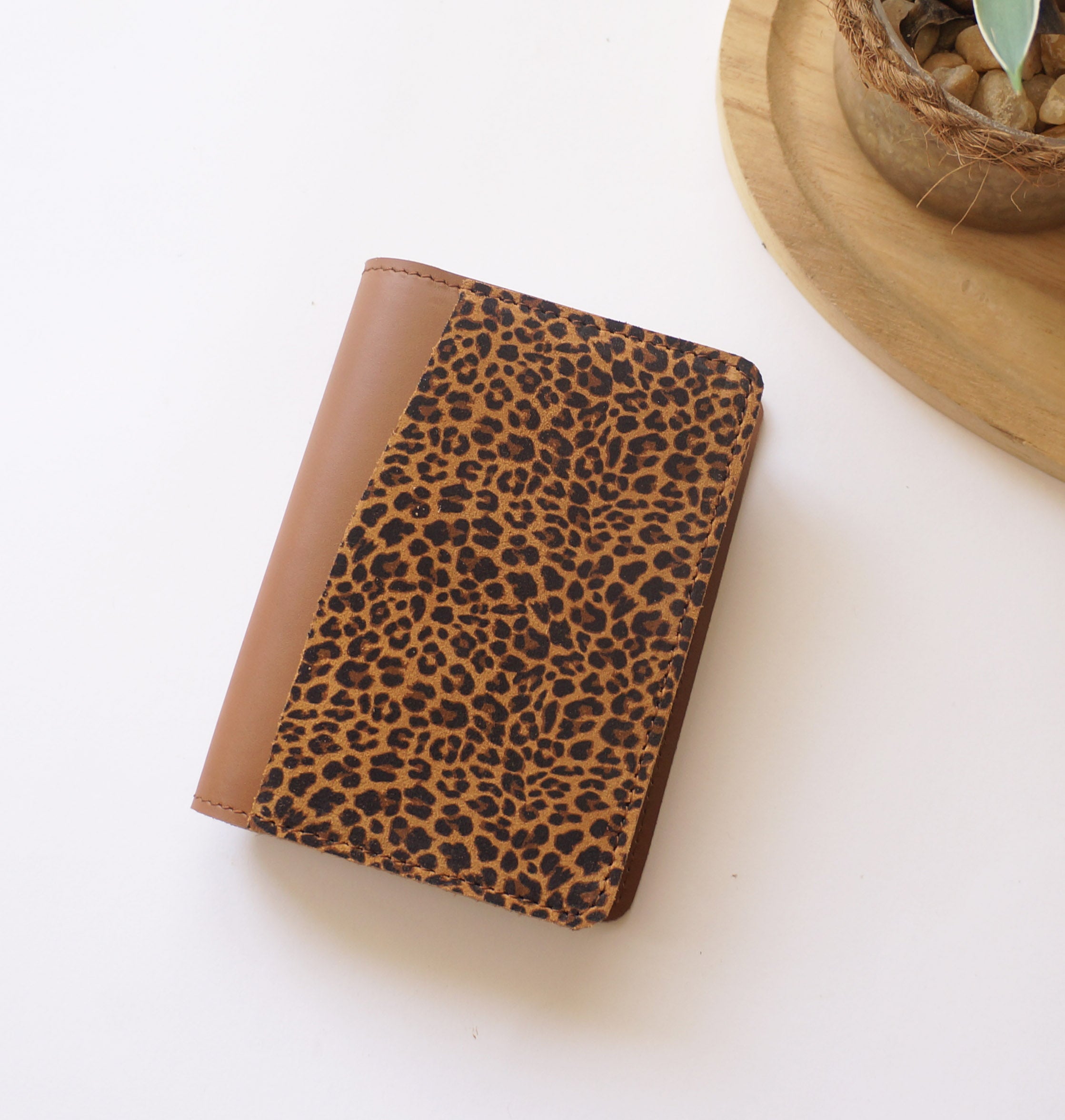 Passport Rustic - Brown & Leopard
