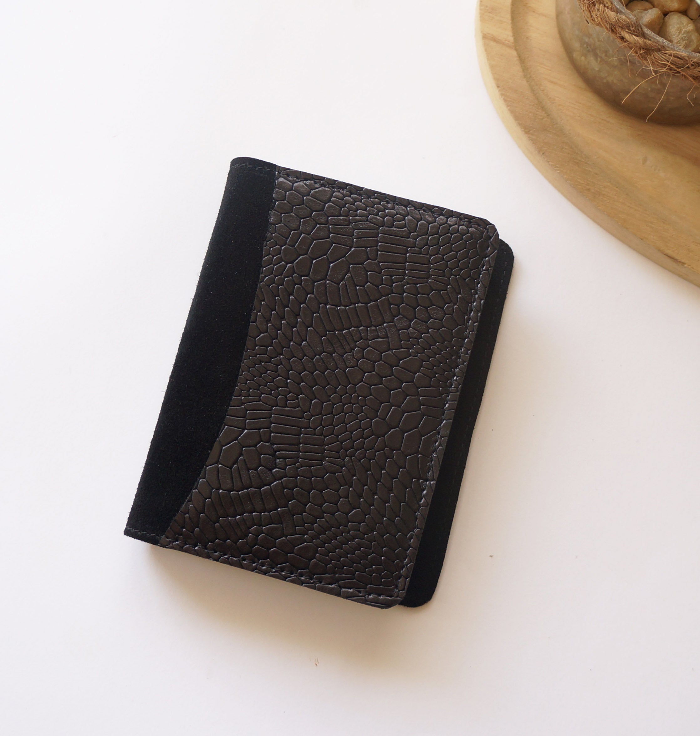 Passport Rustic - Suede Black & Croc