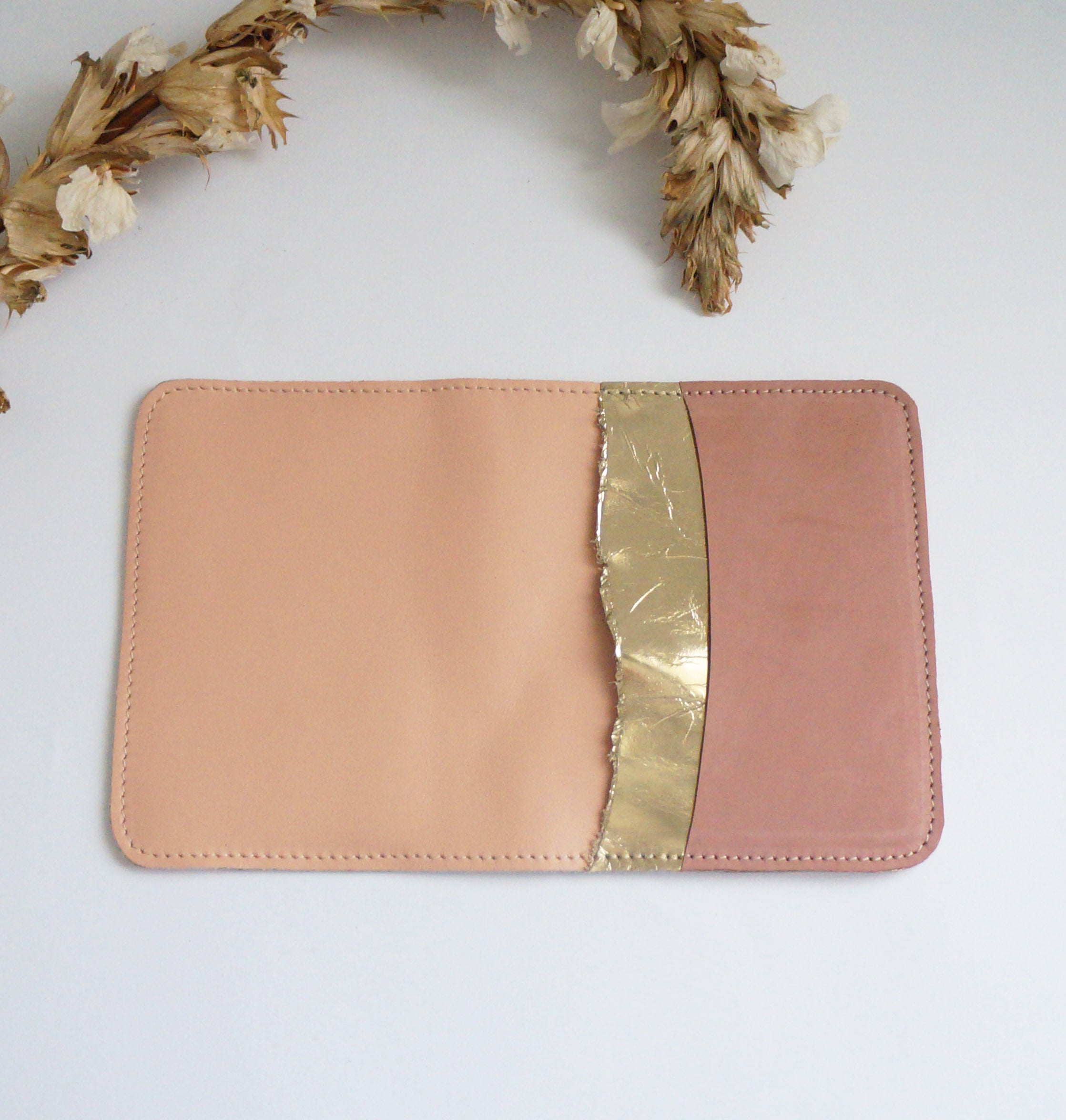 Passport Rustic - Melody/Wild Rose/Gold