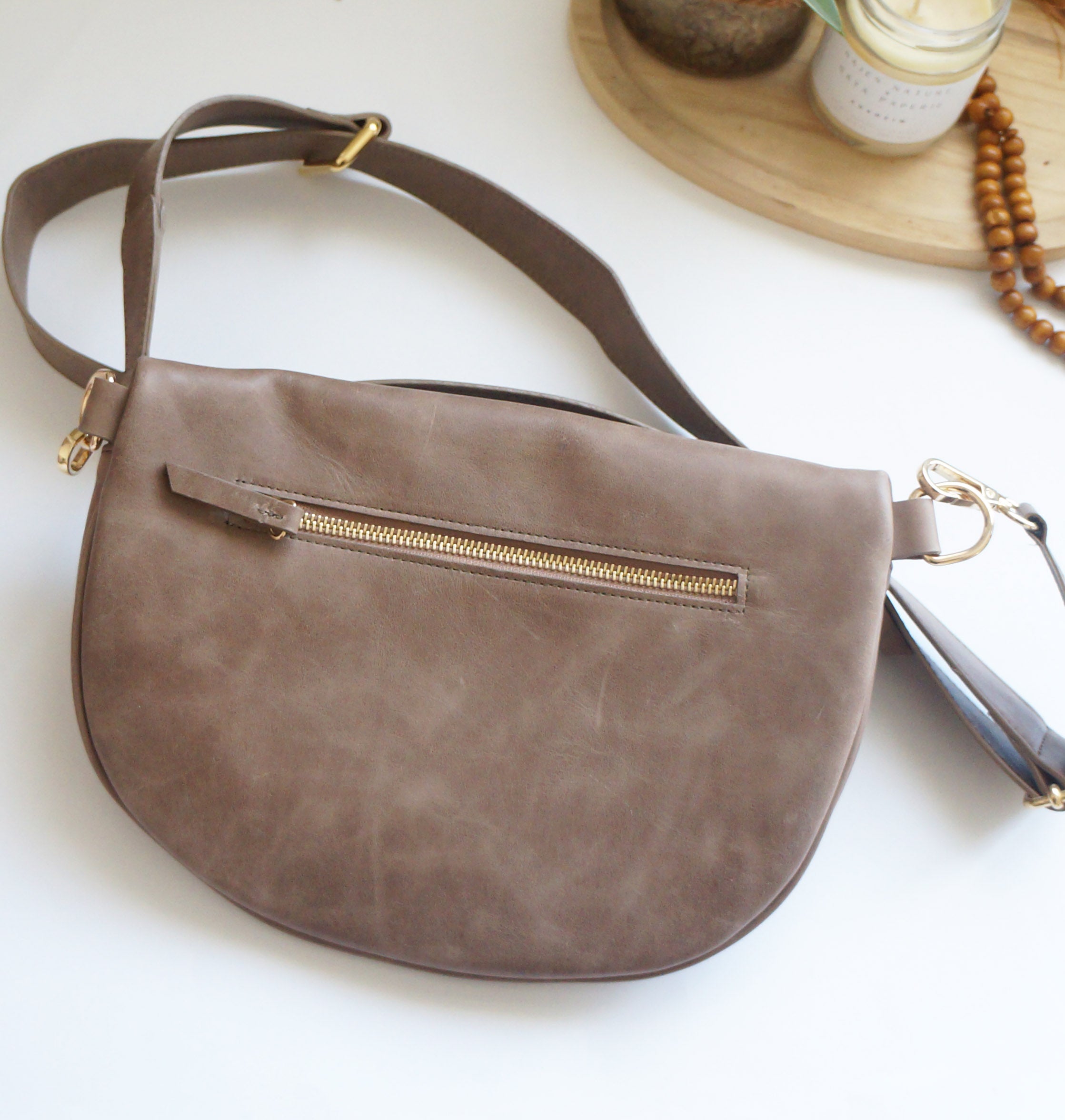 Banana Bag - Taupe FREE SHIPPING (Copie)