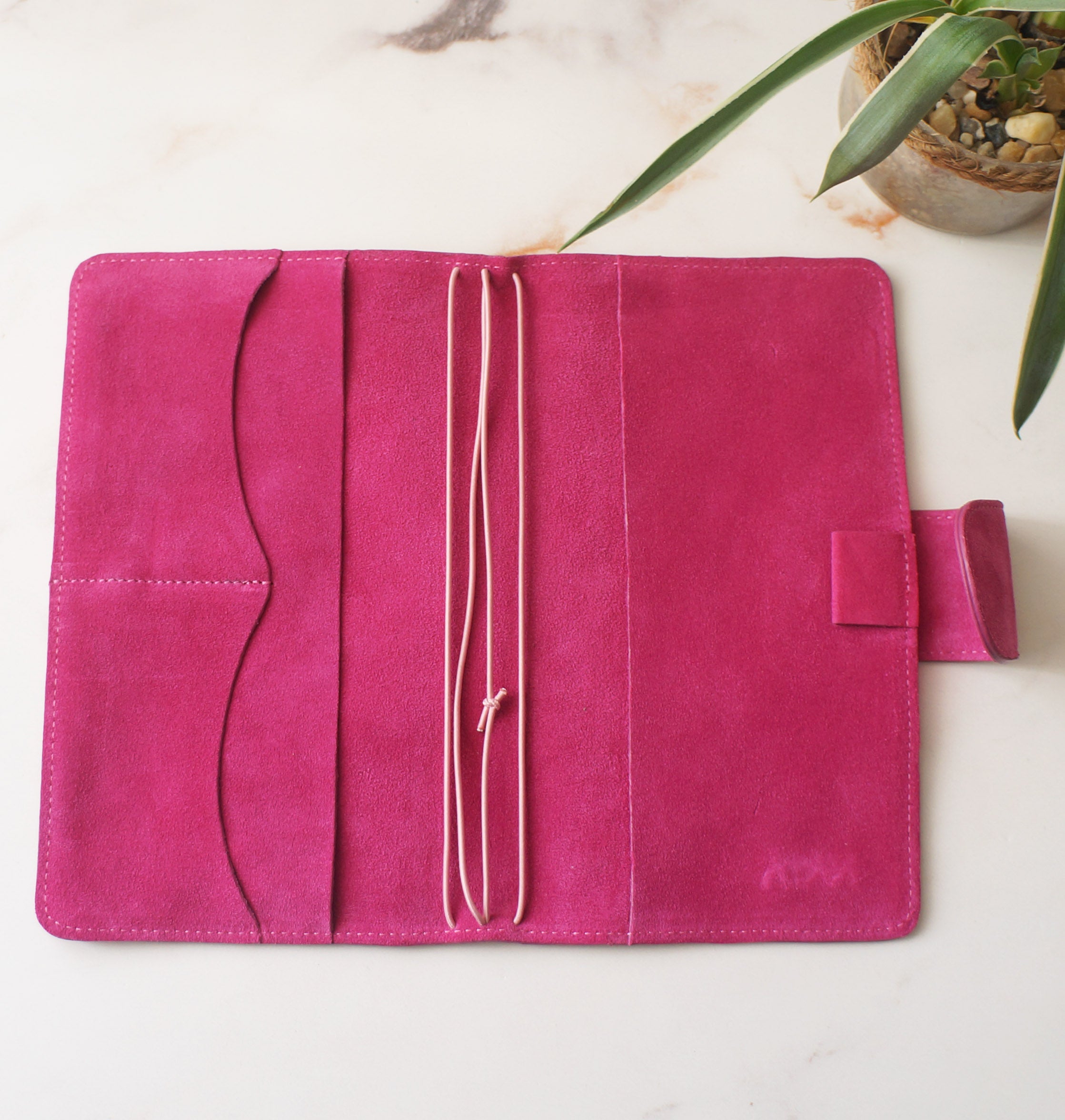 Standard TN - Suede Hibiscus