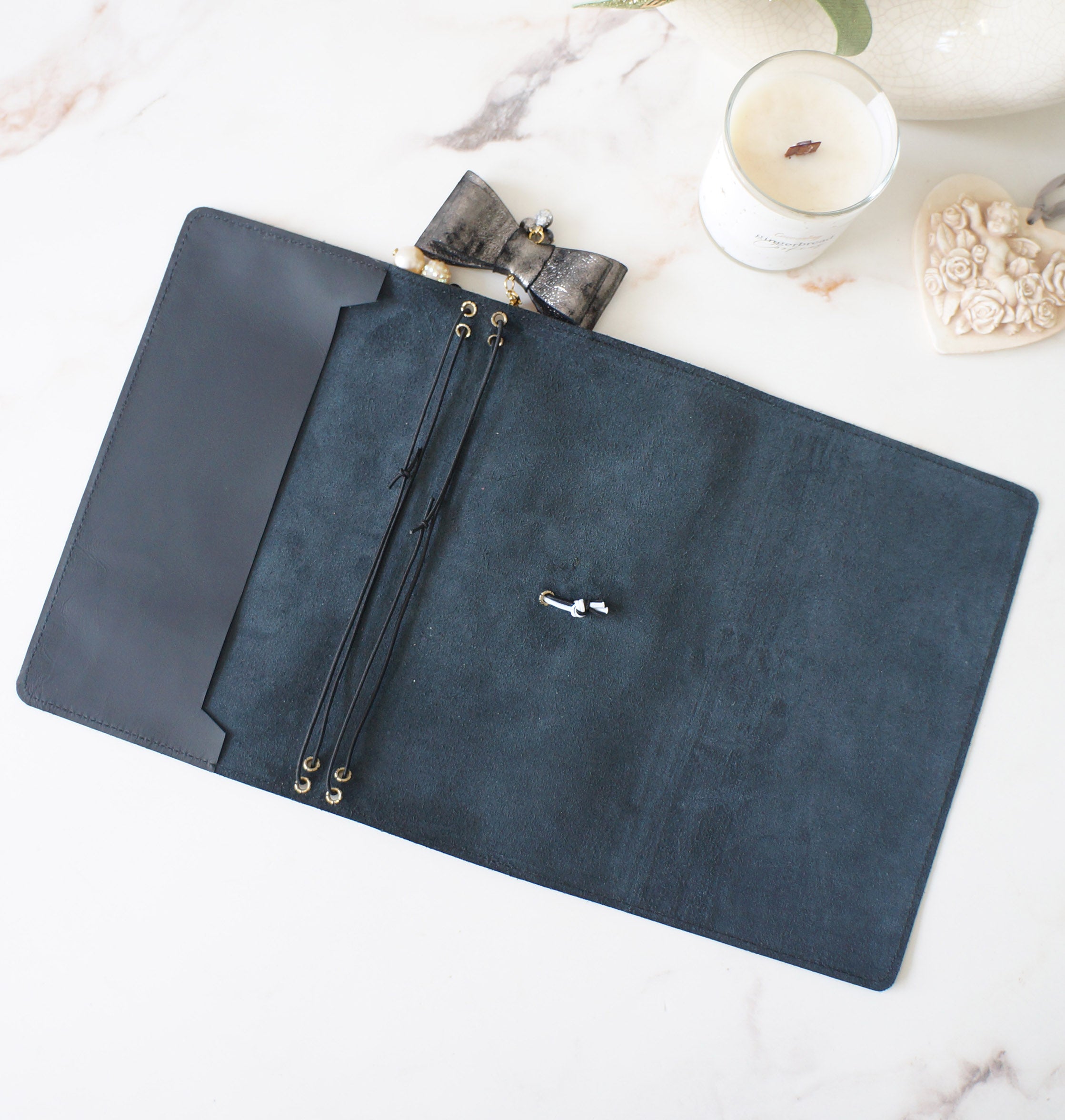 Standard Trifold - Smooth Black