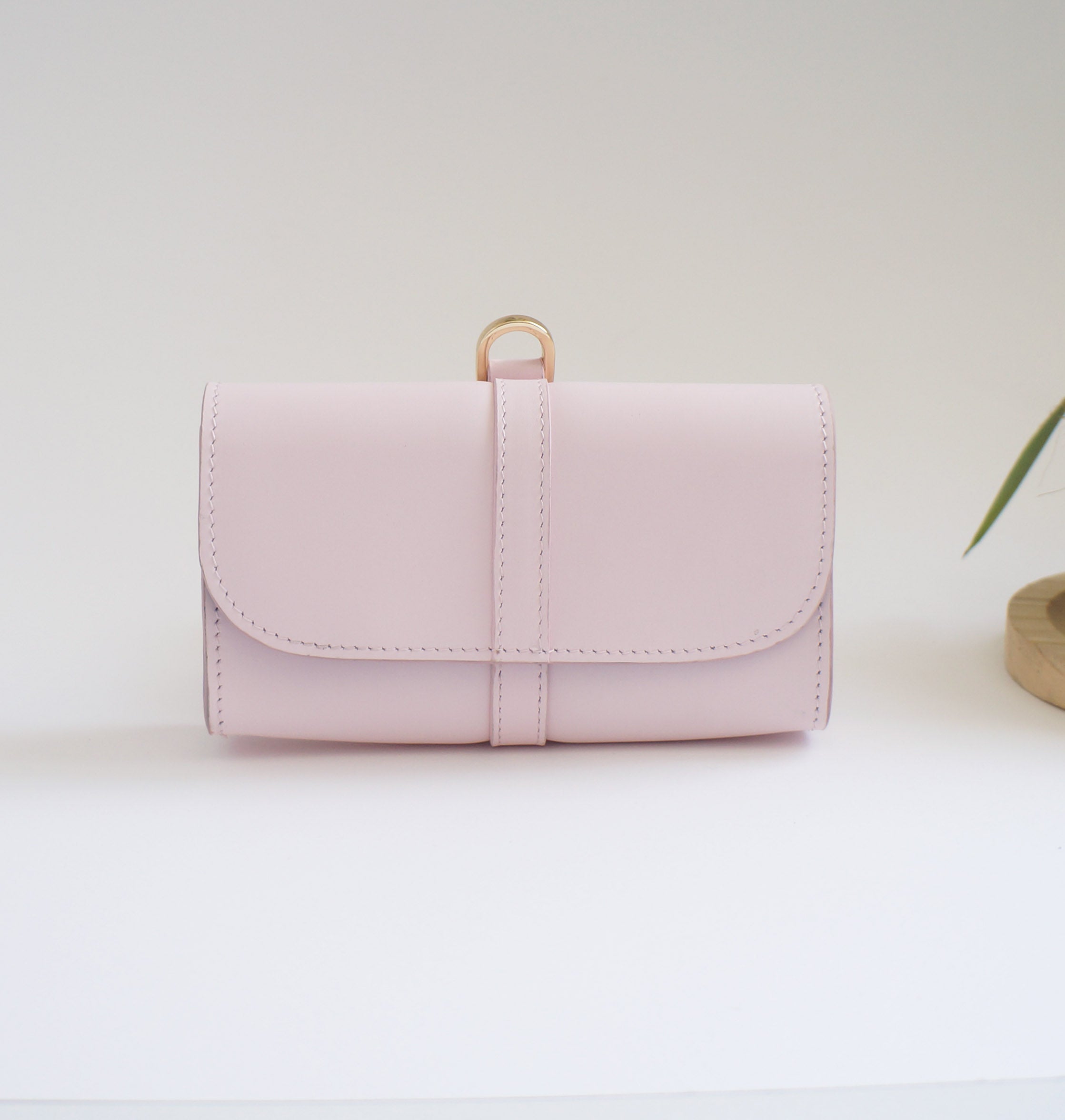 Sunglasses pouch/Micro bag - Milkshake leather
