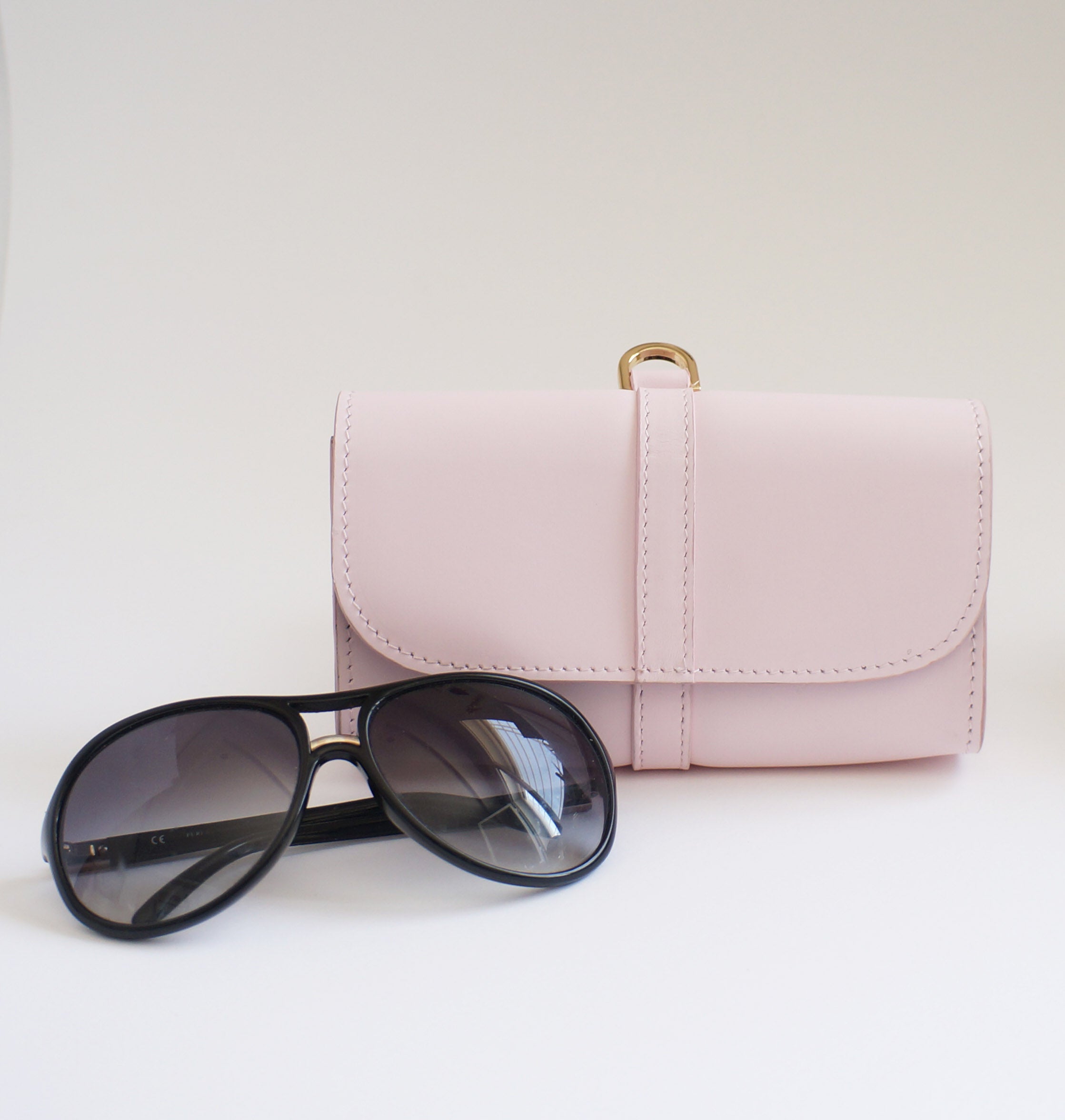 Sunglasses pouch/Micro bag - Milkshake leather