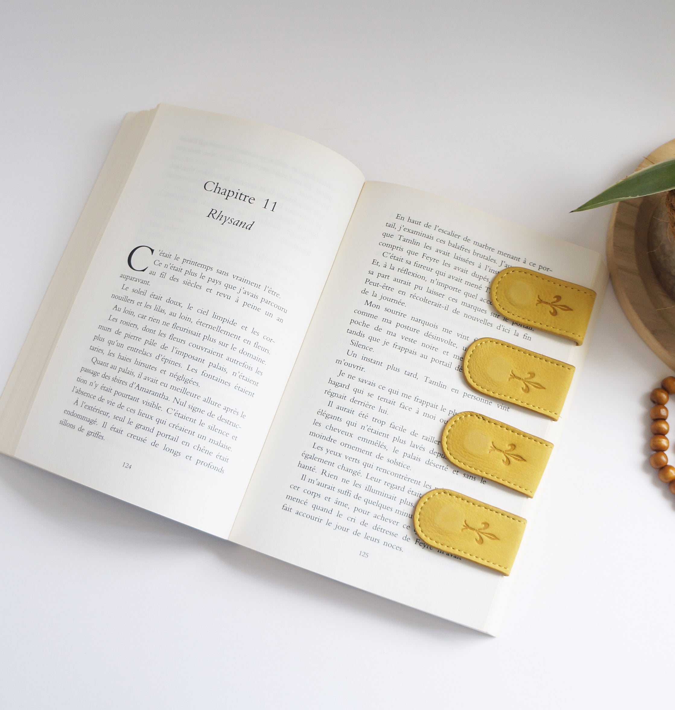 Magnetic Bookmarks - Sunshine leather